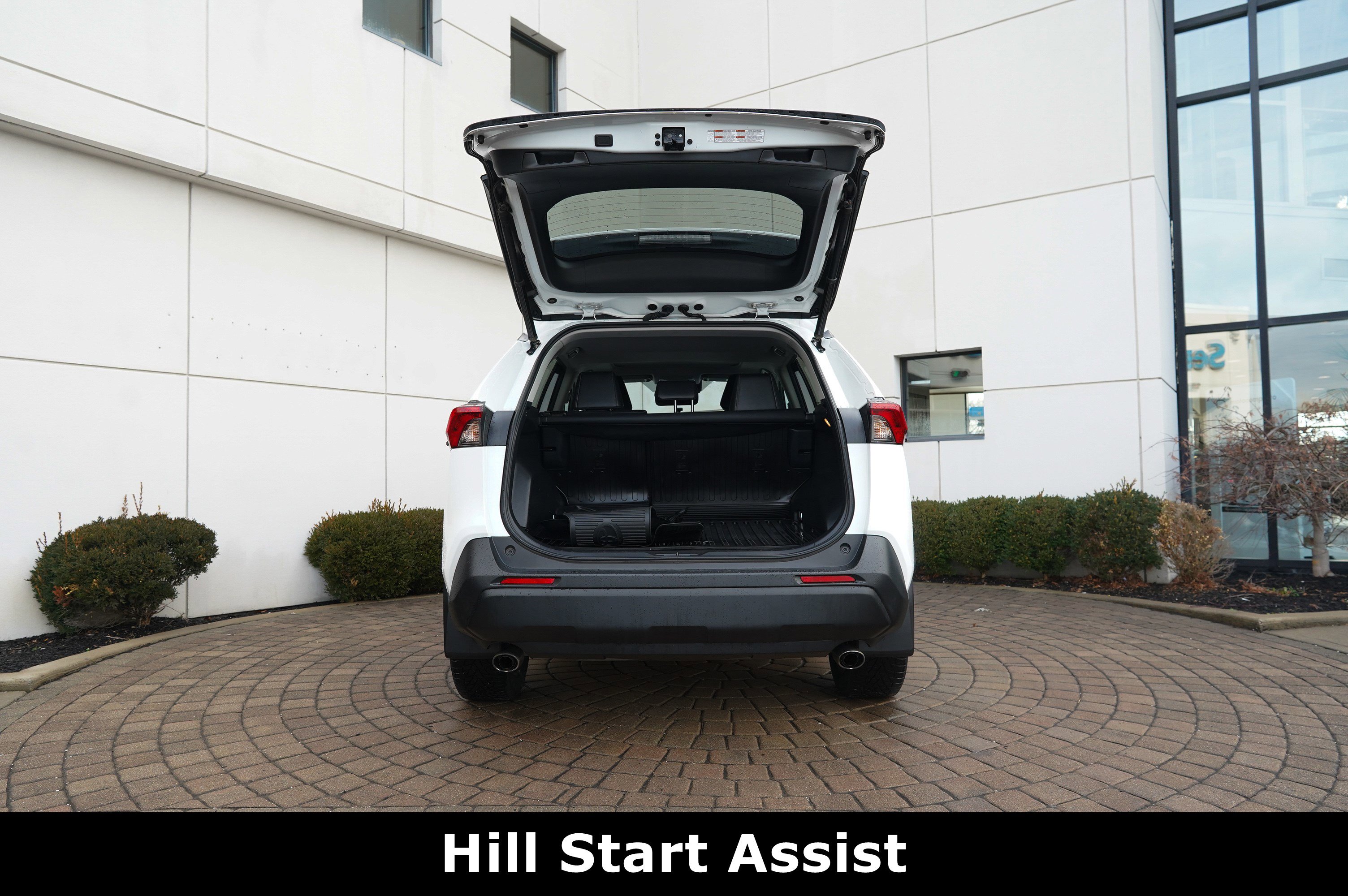 Used 2019 Toyota RAV4 XLE Premium image 16