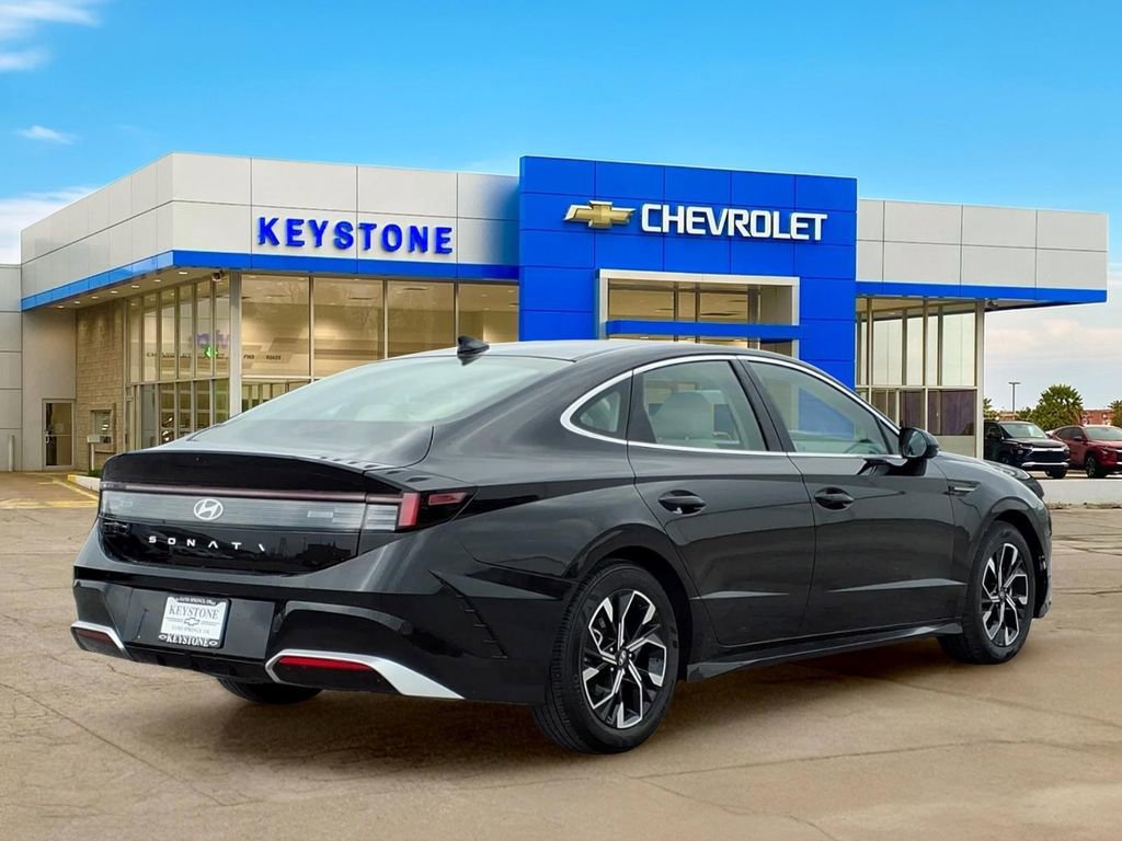 Used 2025 Hyundai Sonata SEL FWD image 7