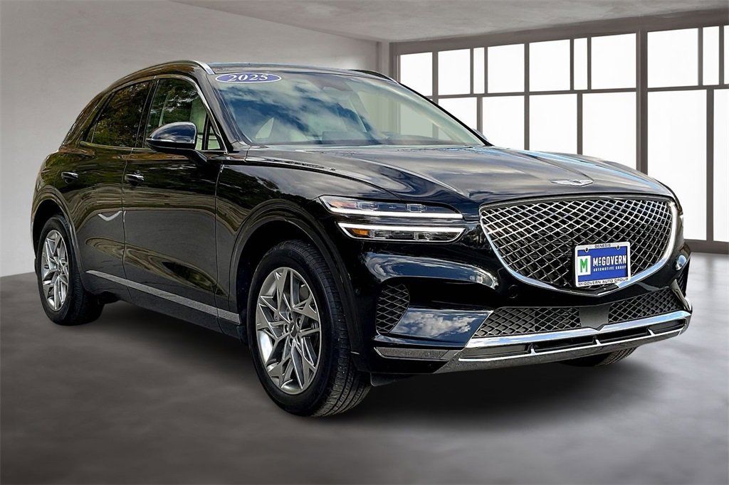 Used 2025 Genesis GV70 2.5T image 3