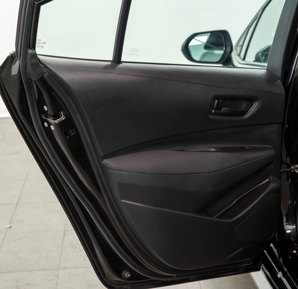 Used 2022 Toyota Corolla LE image 8
