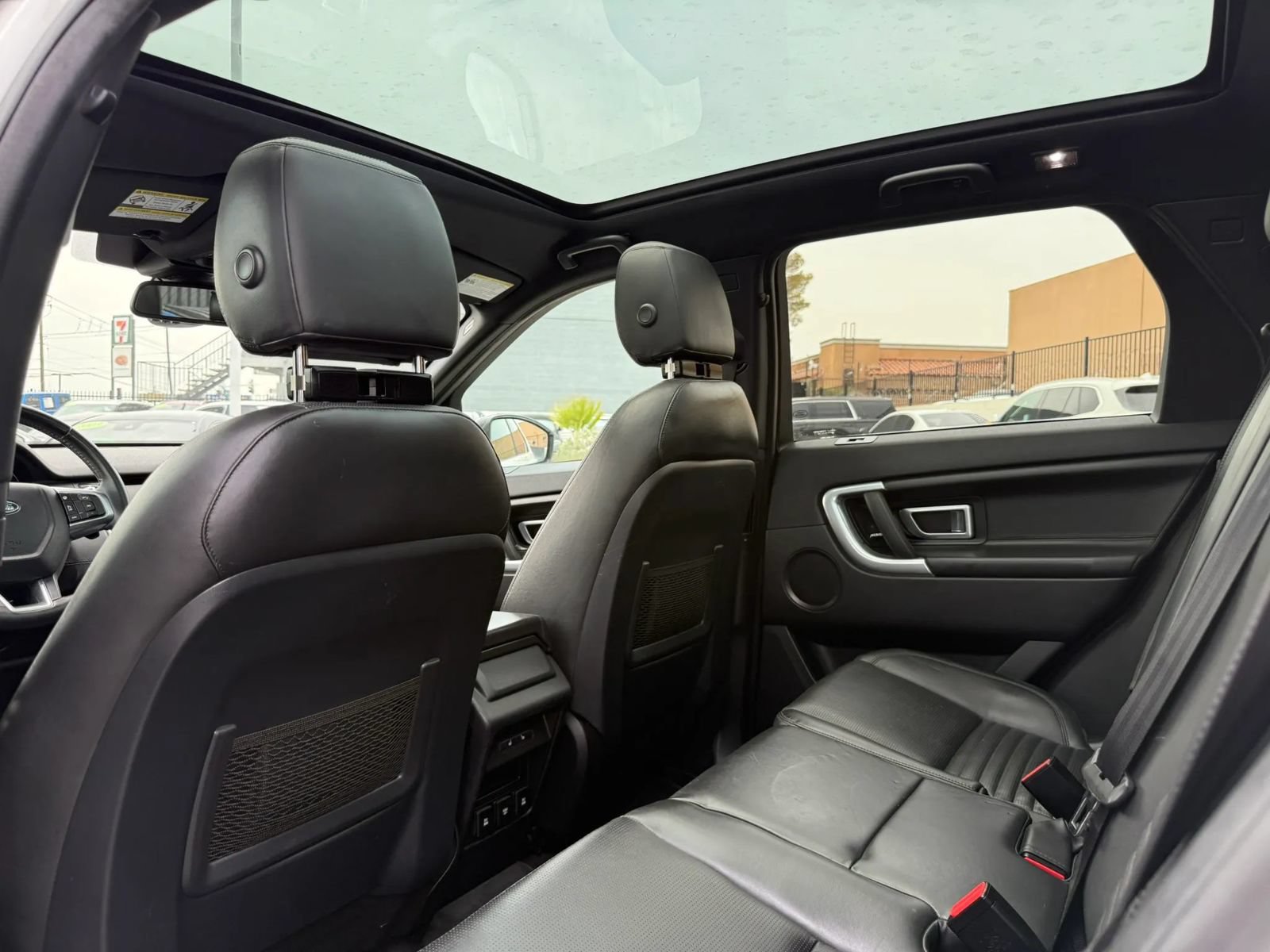 Used 2018 Land Rover Discovery Sport HSE Luxury AWD/4WD image 12