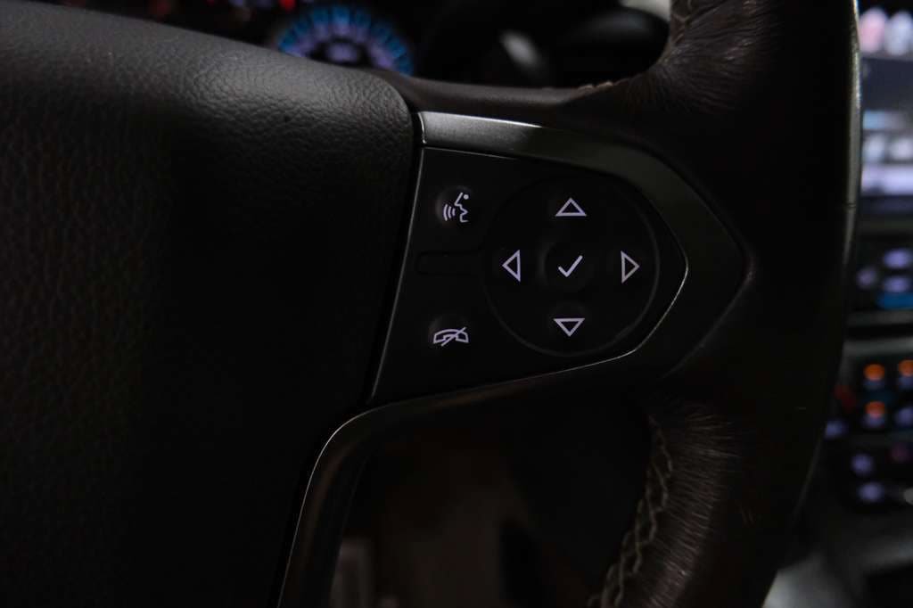 Used 2018 Chevrolet Suburban LT RWD image 41