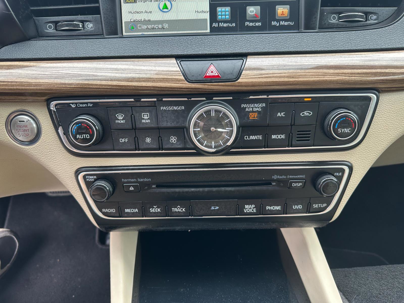 Used 2017 Kia Cadenza Premium w/ Luxury Package image 14