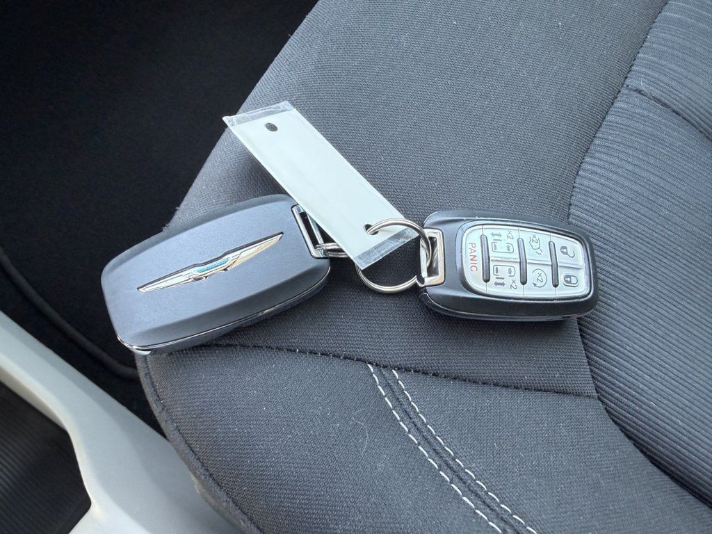 Used 2023 Chrysler Voyager LX FWD image 32