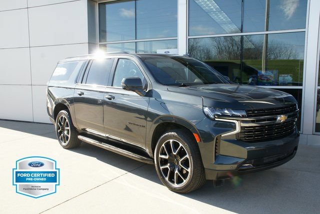 Used 2022 Chevrolet Suburban RST w/ Sport Performance Package AWD/4WD image 2