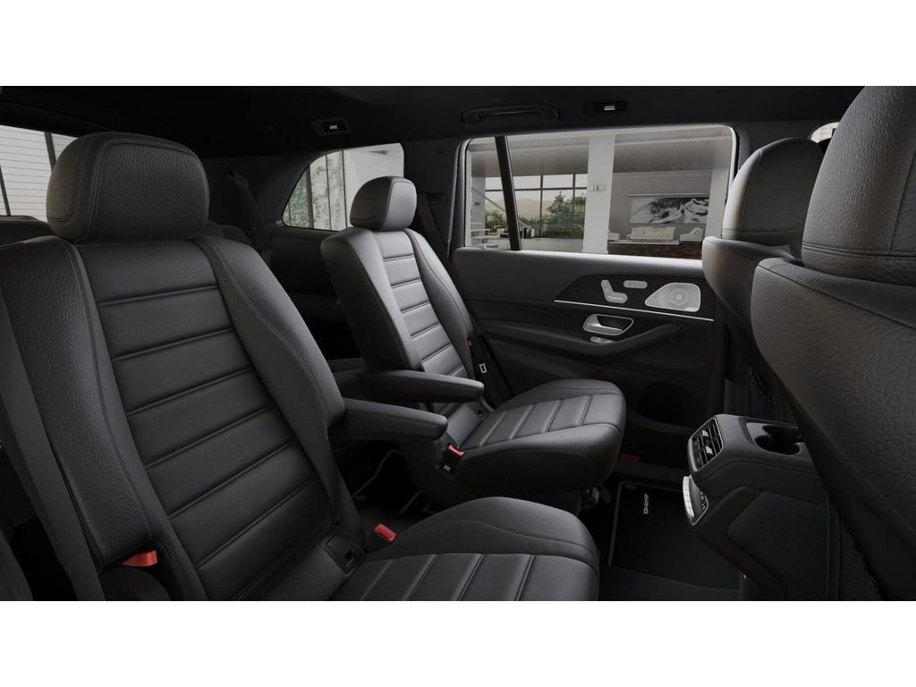 New 2026 Mercedes-Benz GLS 580 4MATIC image 5