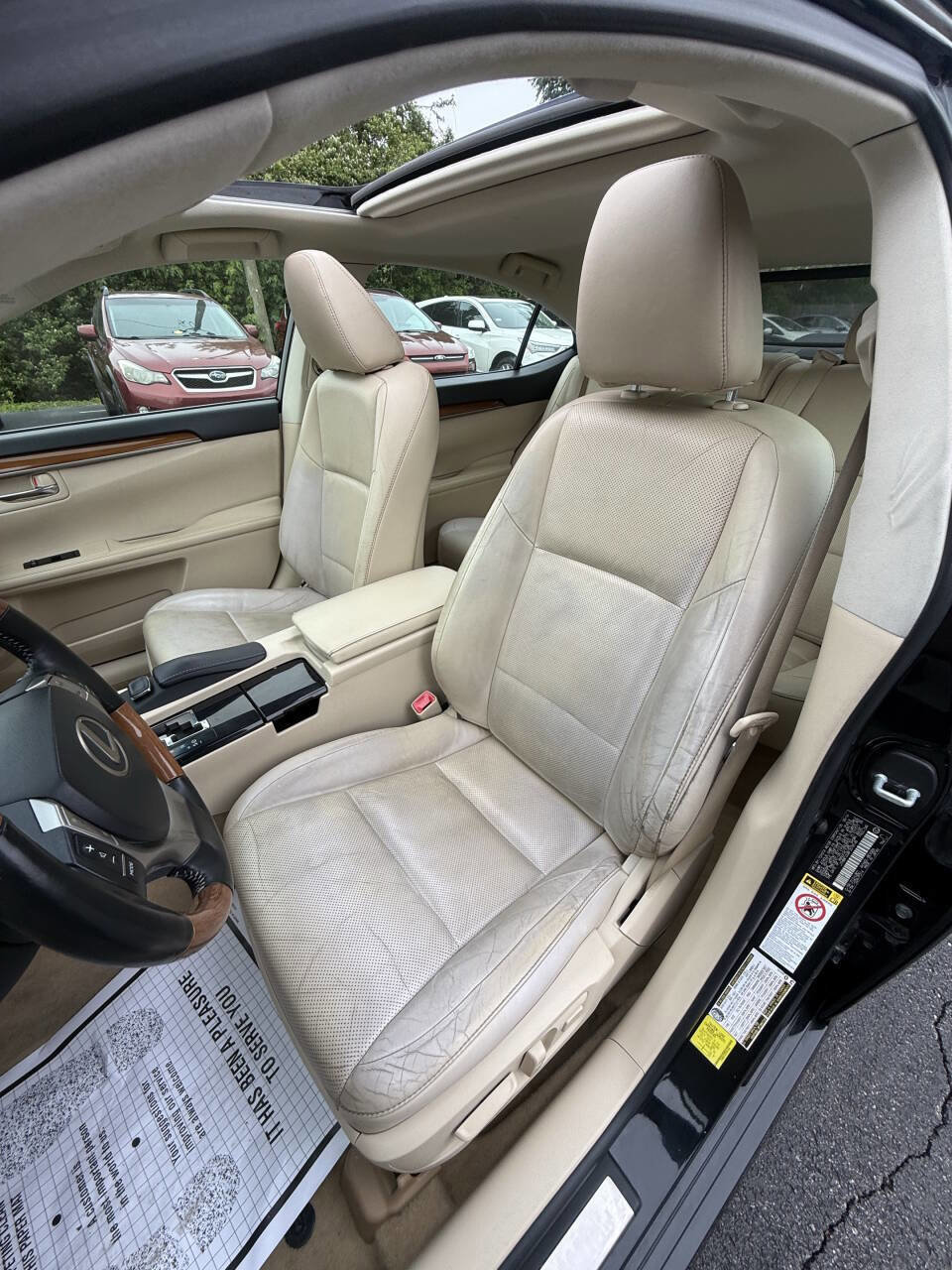 Used 2015 Lexus ES 300h w/ Navigation System Package FWD image 12