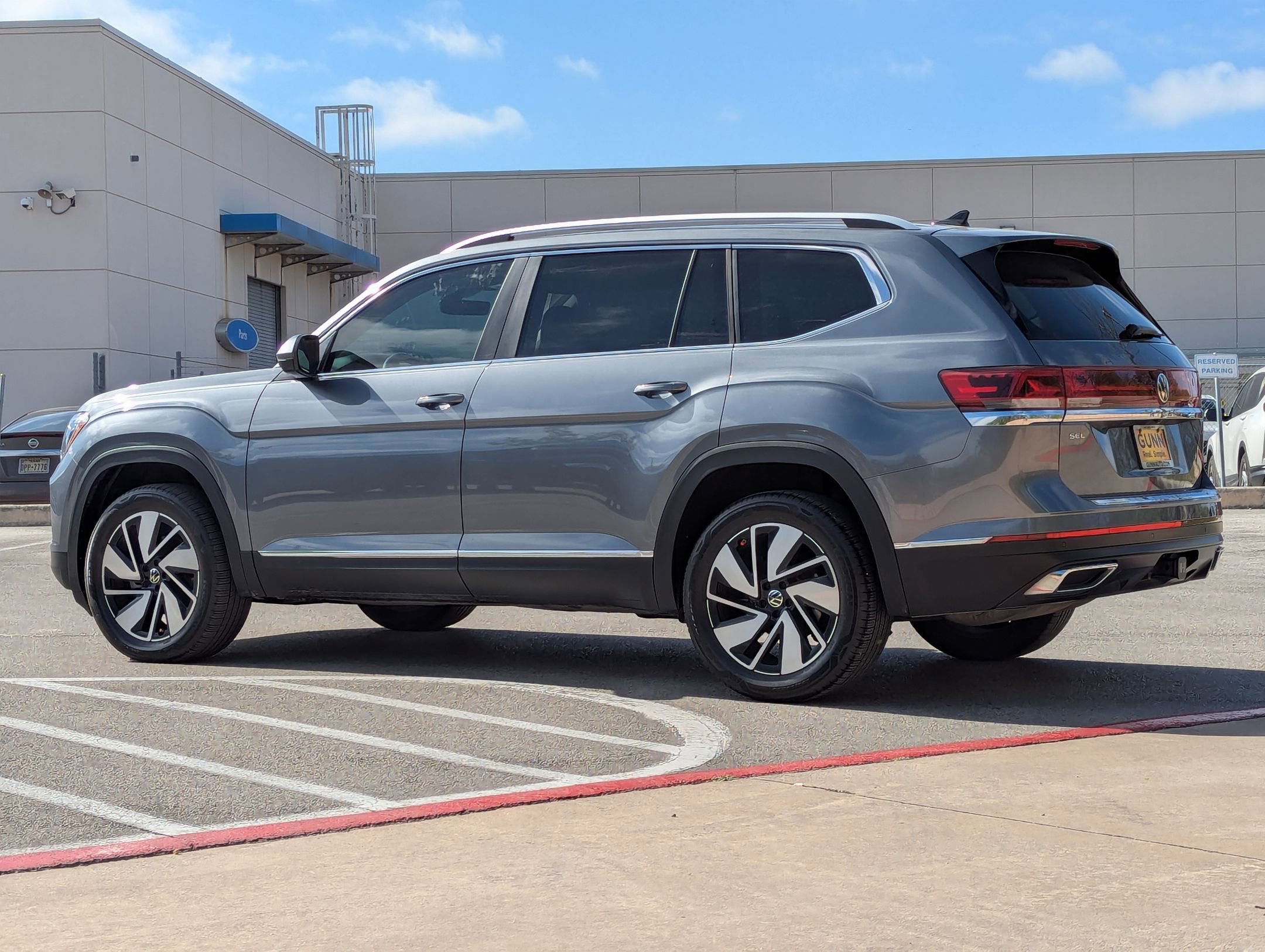 Used 2024 Volkswagen Atlas SEL image 5