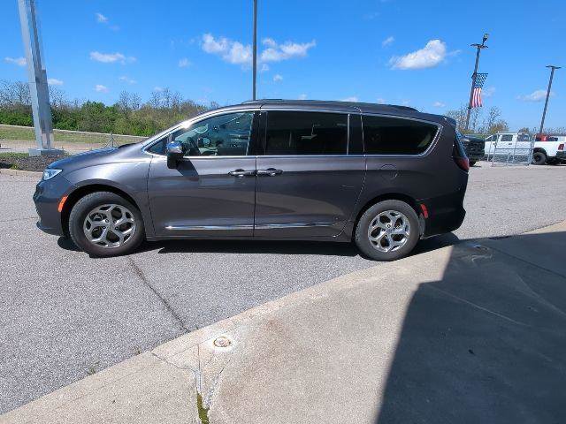 Certified 2023 Chrysler Pacifica Limited FWD image 31
