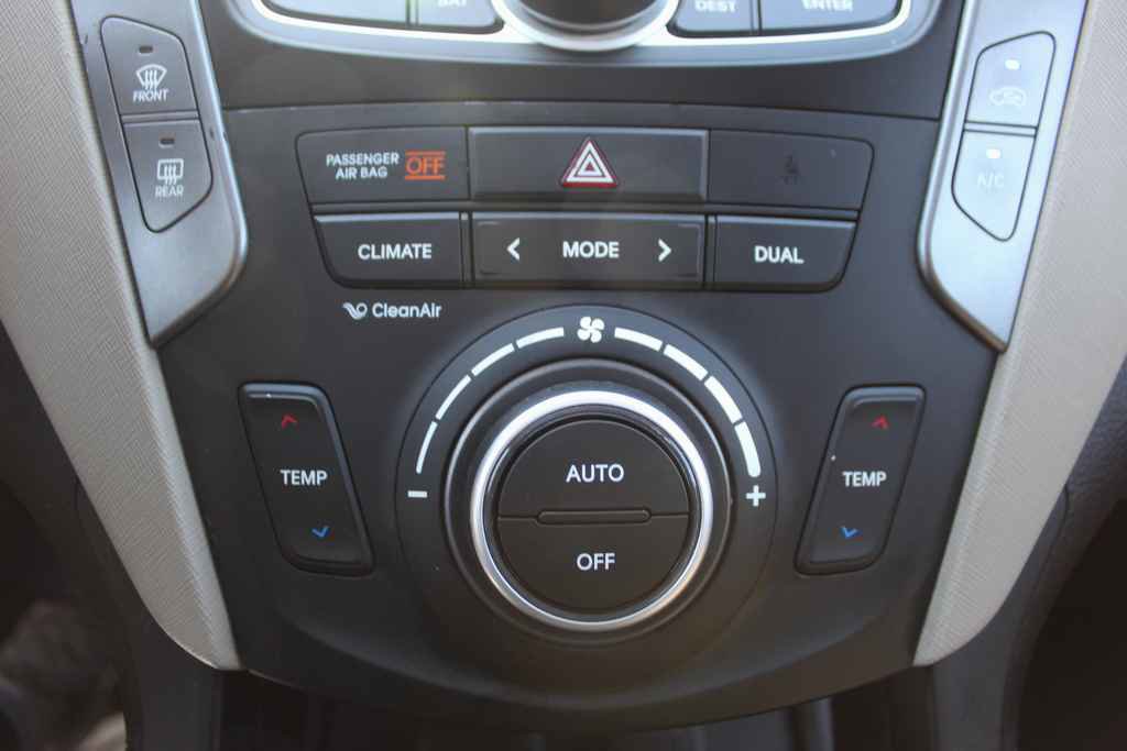 Used 2015 Hyundai Santa Fe Sport 2.0T w/ Option Group 05 FWD image 23
