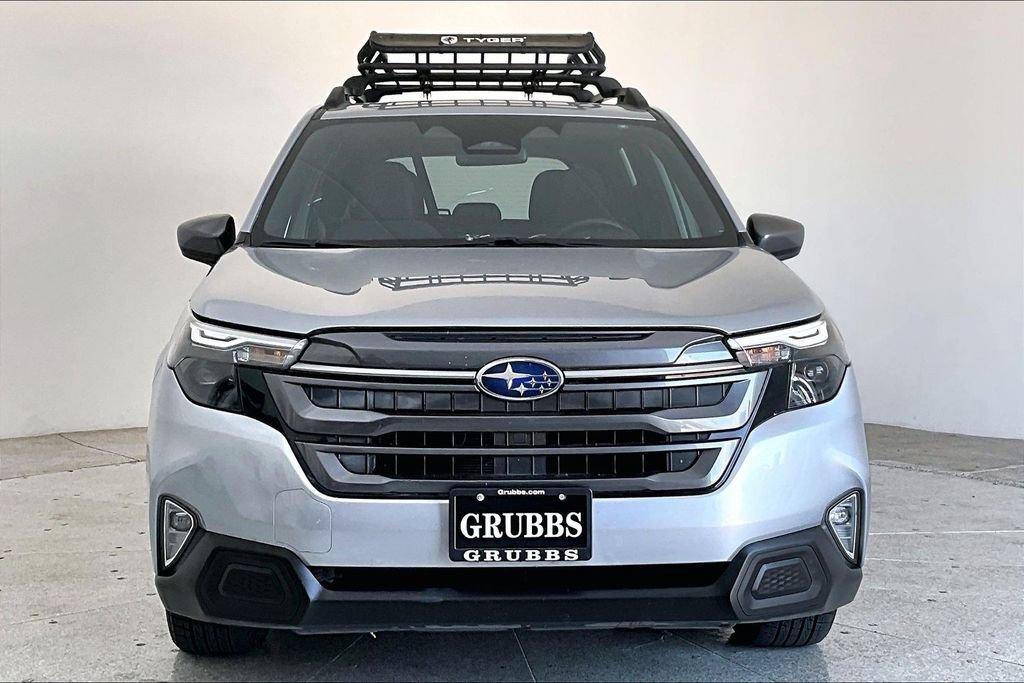 Used 2025 Subaru Forester Premium AWD/4WD image 3