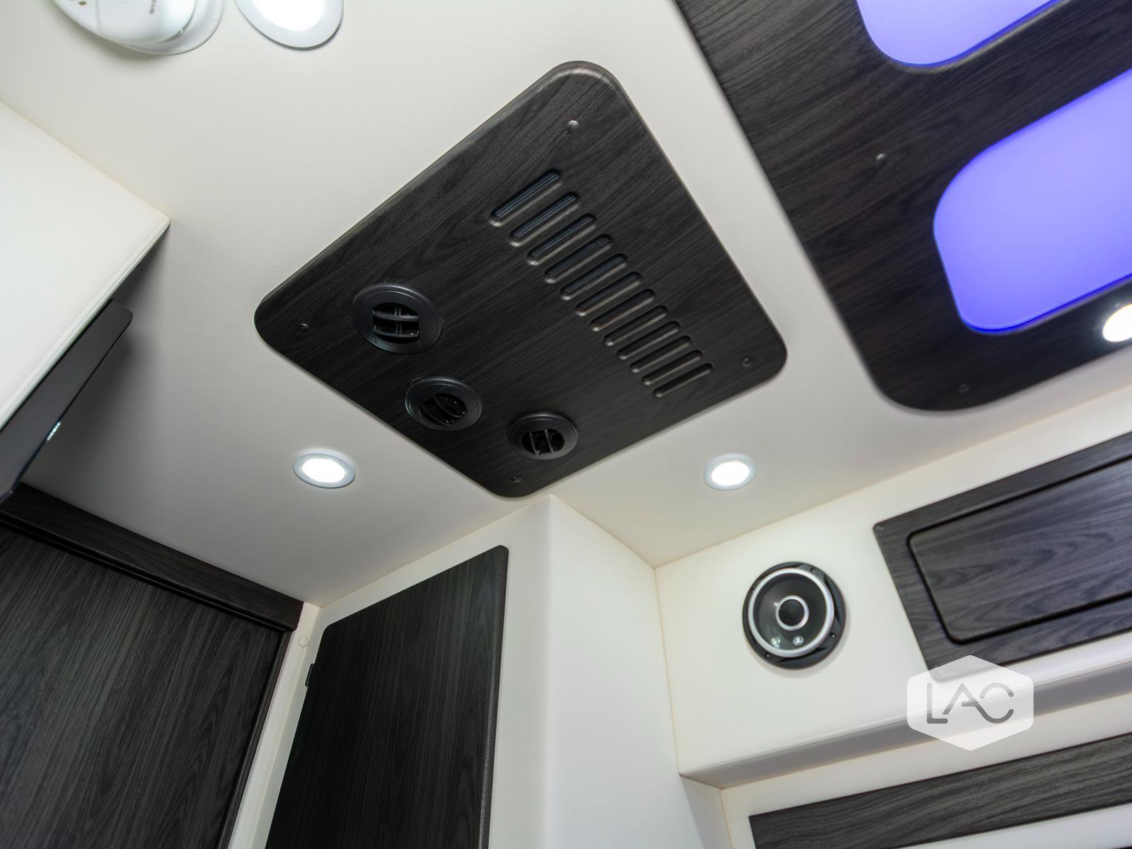 Used 2025 Mercedes-Benz Sprinter 3500 image 17