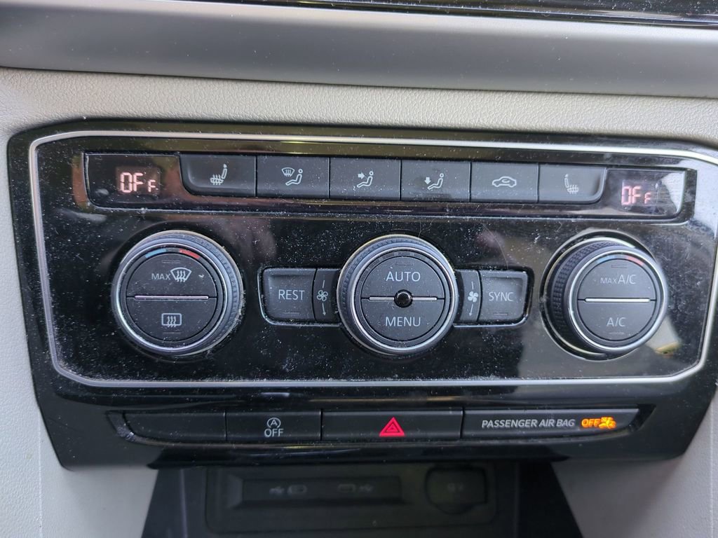 Used 2021 Volkswagen Atlas SEL R-Line image 27