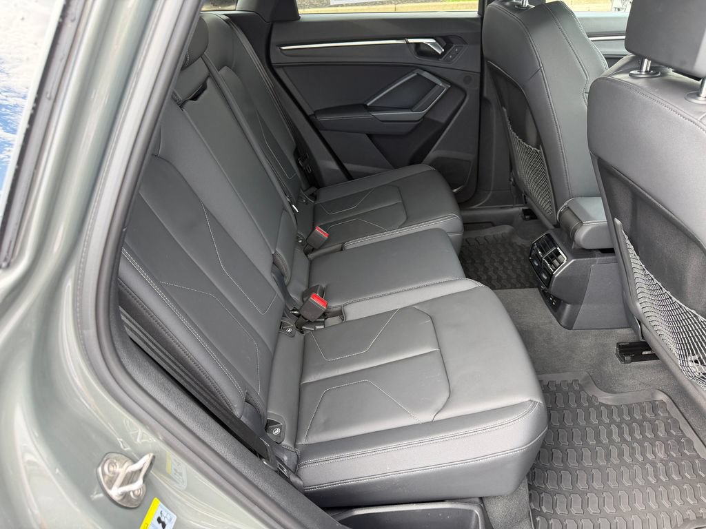 Certified 2025 Audi Q3 2.0T Premium w/ Convenience Package AWD/4WD image 18