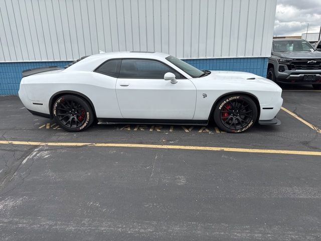 Used 2016 Dodge Challenger SRT Hellcat RWD image 3