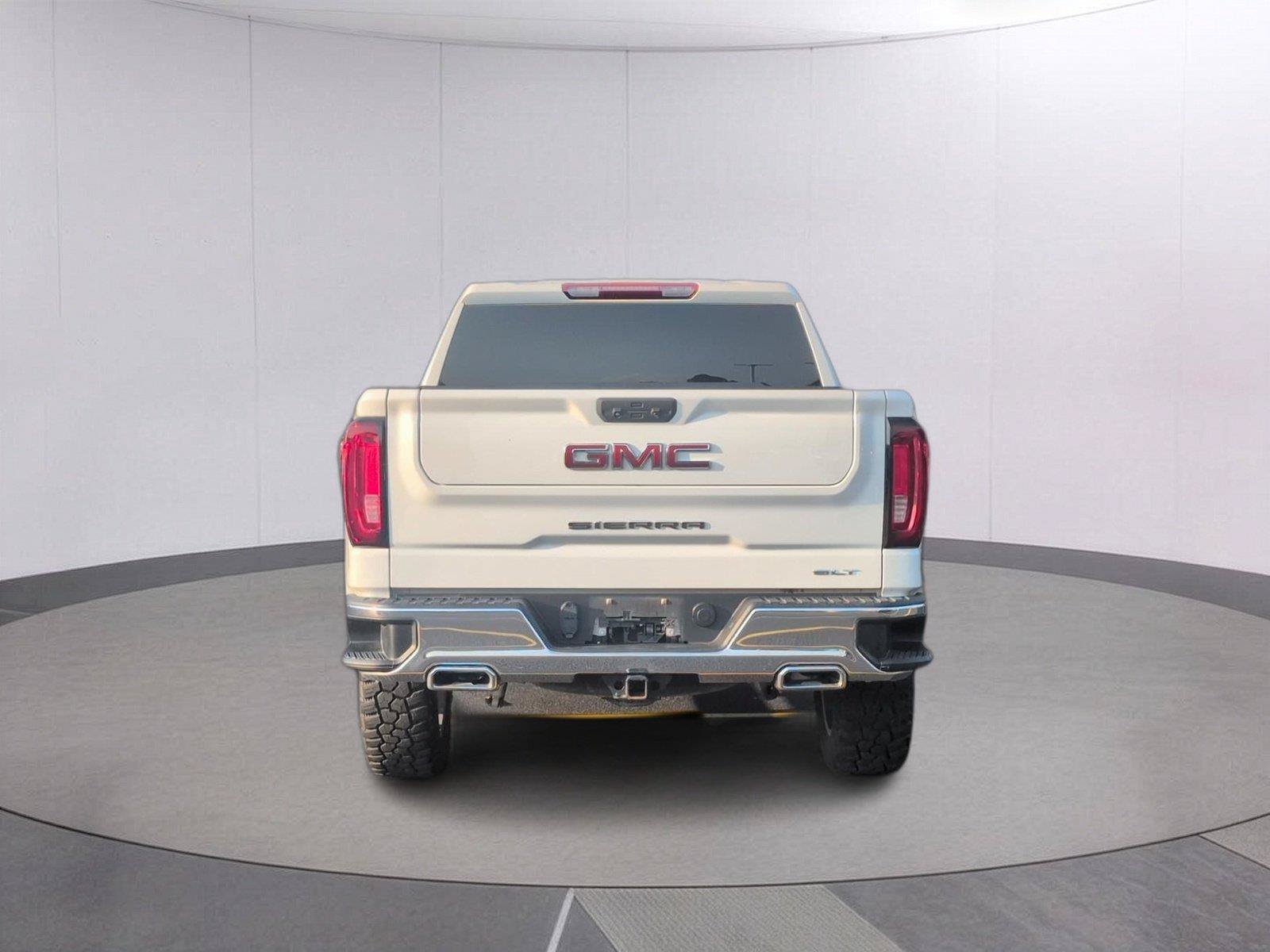 Used 2023 GMC Sierra 1500 SLT w/ SLT Premium Package AWD/4WD image 4