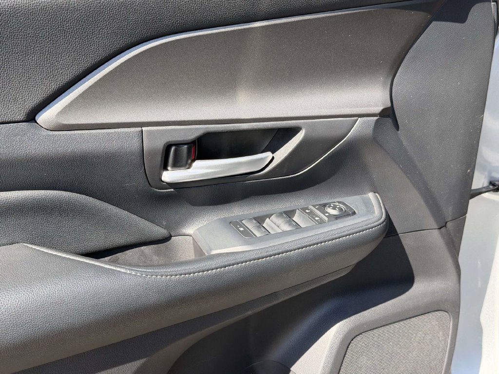 Used 2025 Toyota Grand Highlander AWD image 14