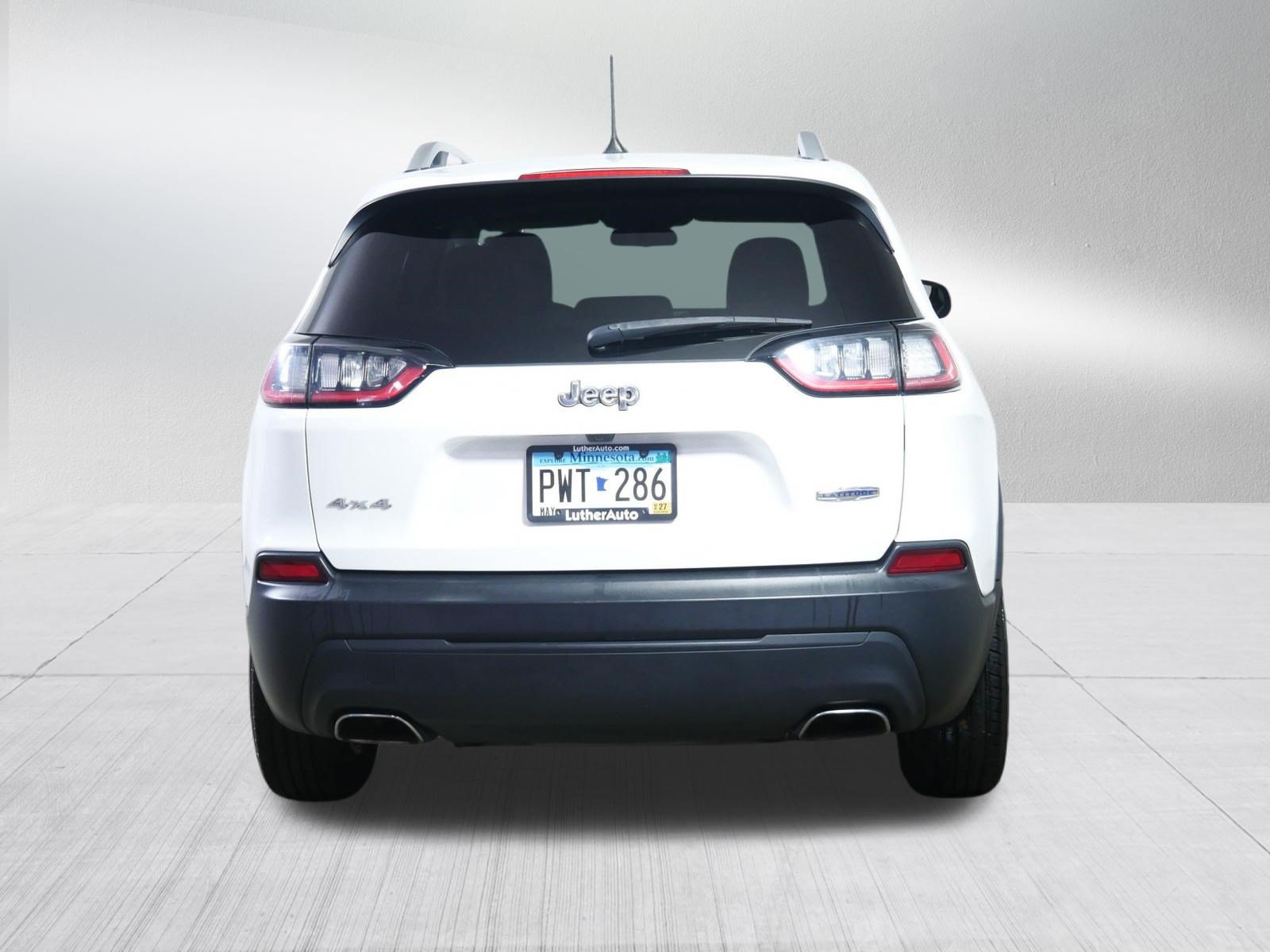 Used 2019 Jeep Cherokee Latitude w/ Cold Weather Group AWD/4WD image 6