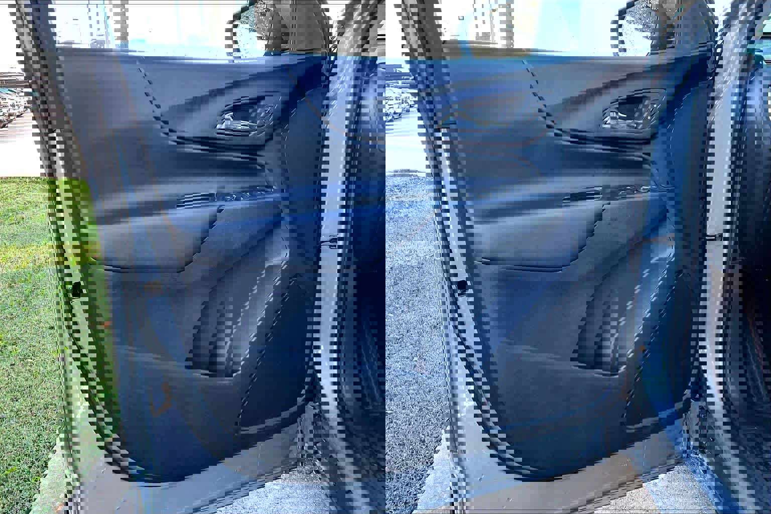 Used 2023 Chevrolet Equinox LT image 23