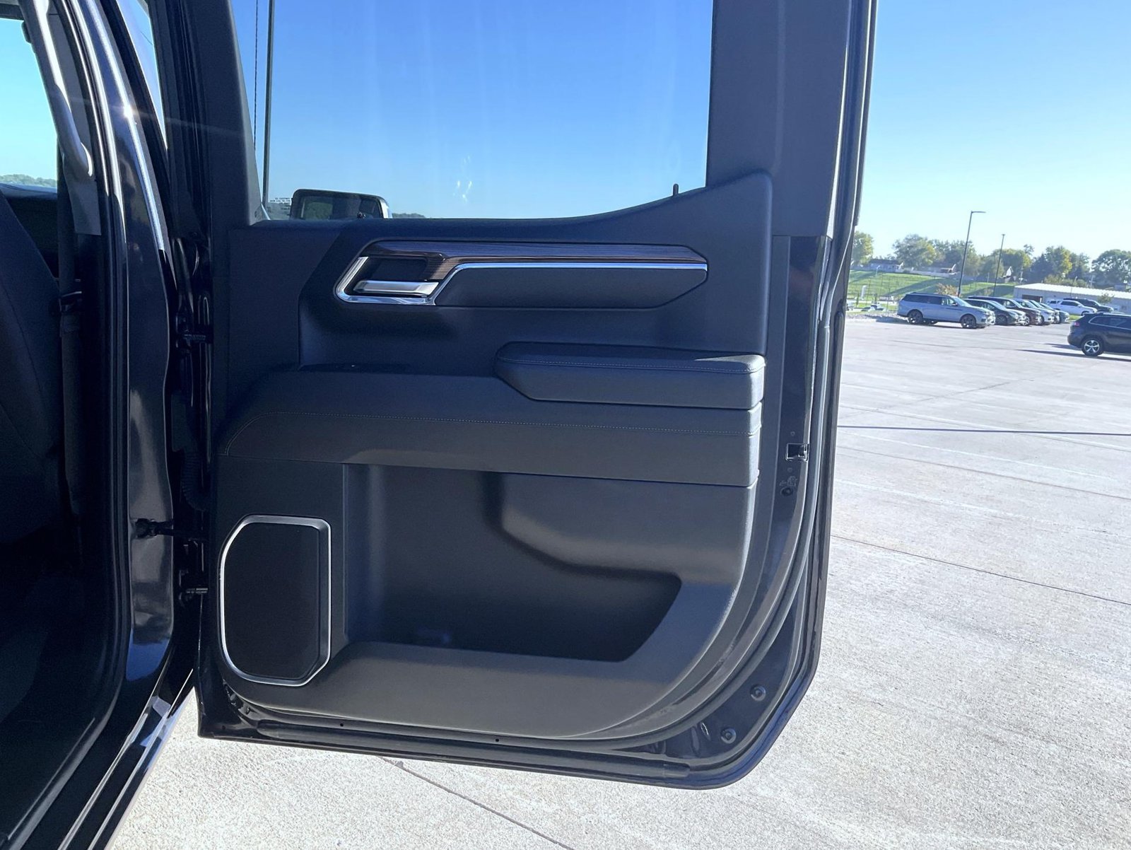 Used 2024 Chevrolet Silverado 1500 LT AWD/4WD image 21