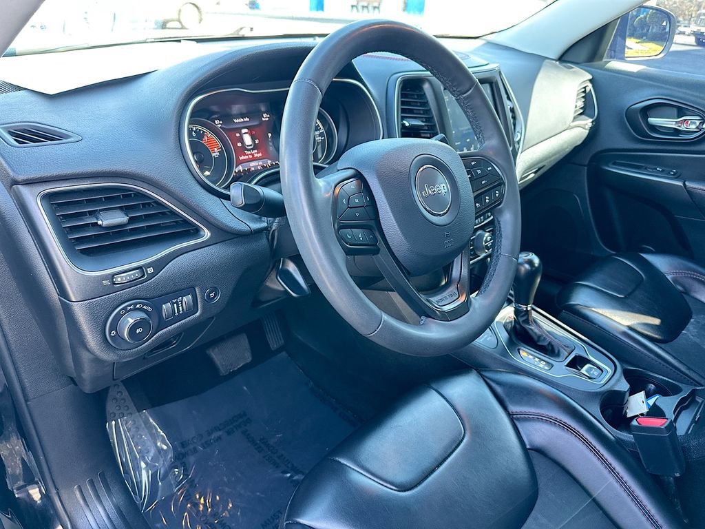 Used 2022 Jeep Cherokee Trailhawk w/ Technology Group B image 10