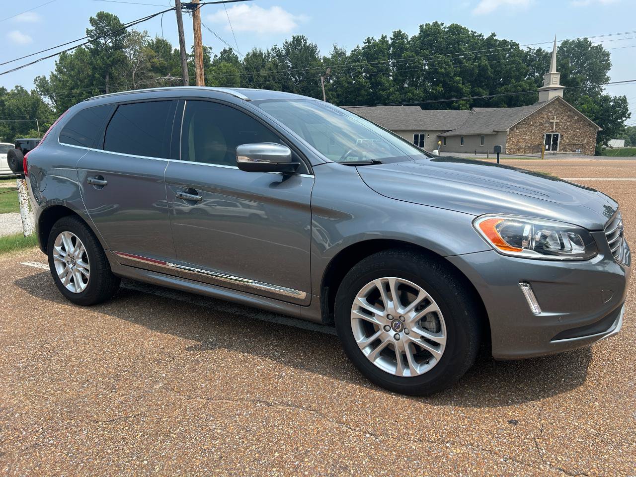 Used 2016 Volvo XC60 T5 Premier FWD image 2