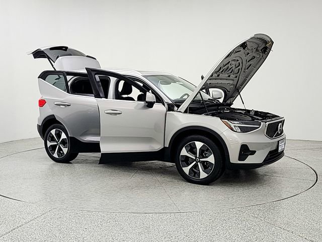 Certified 2023 Volvo XC40 B5 Plus w/ Protection Package Premier AWD/4WD image 10