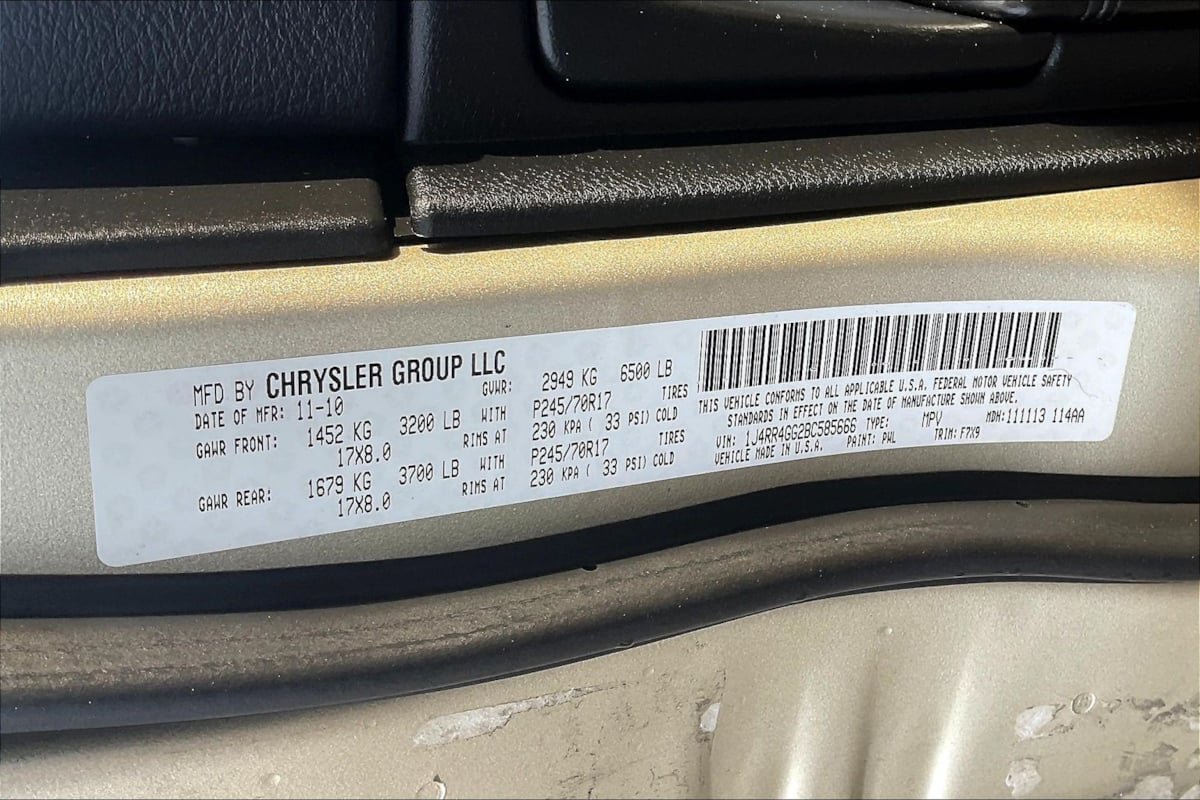 Used 2011 Jeep Grand Cherokee Laredo AWD/4WD image 17