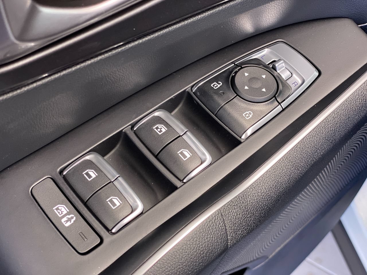 New 2026 Kia Sorento S FWD image 18