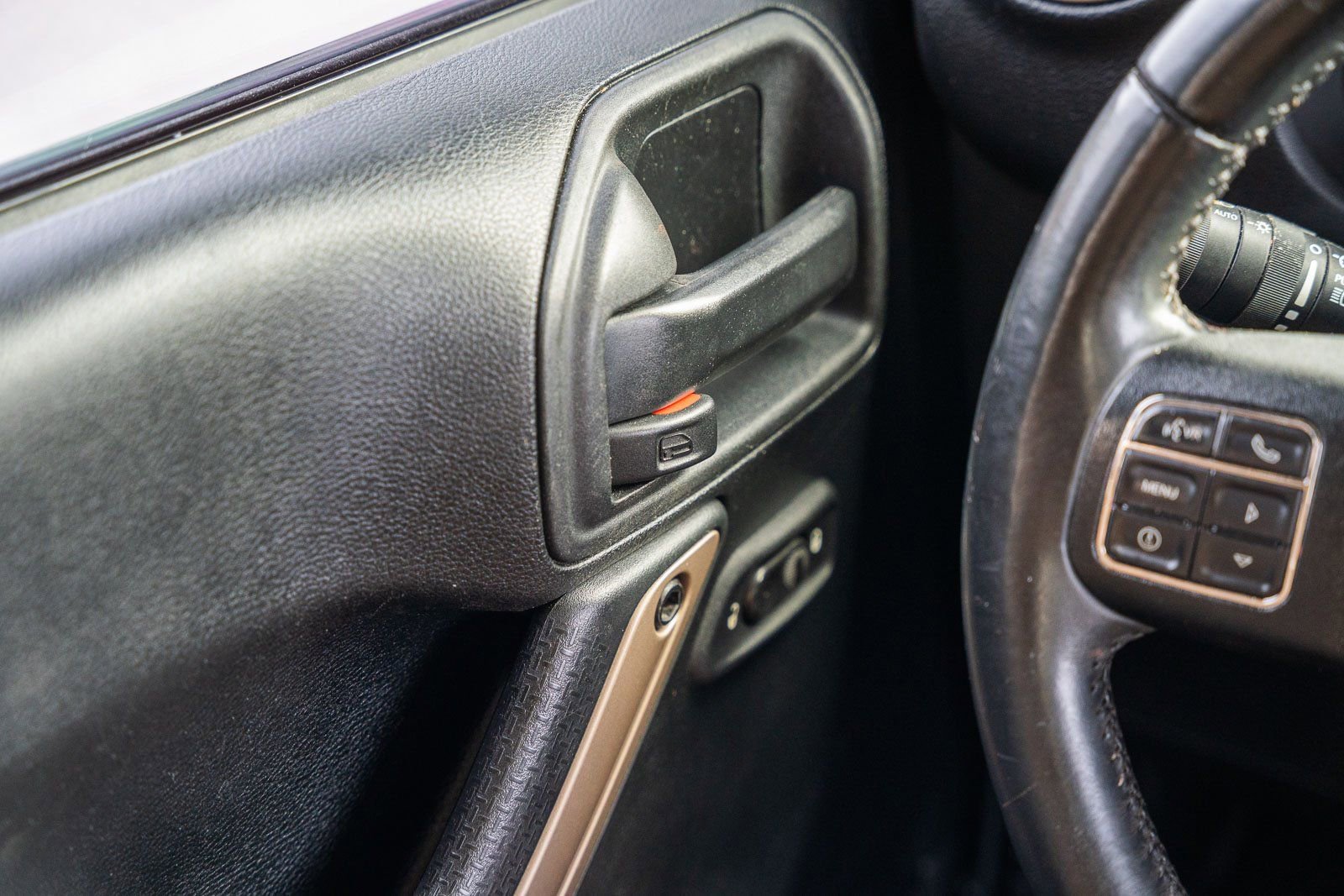 Used 2017 Jeep Wrangler Unlimited Sahara image 27