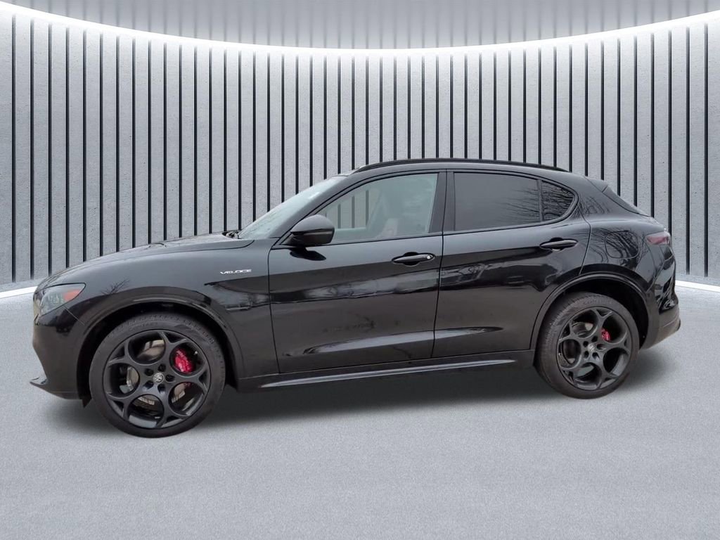 Used 2024 Alfa Romeo Stelvio Veloce image 15
