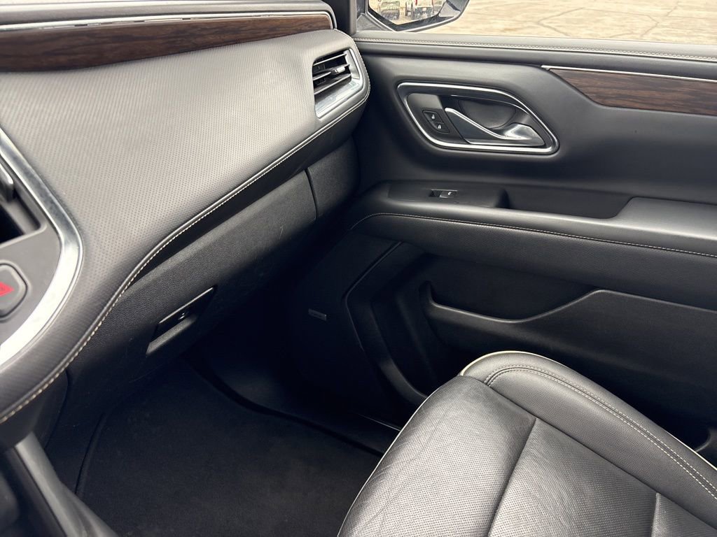 Used 2023 Chevrolet Suburban Premier image 42