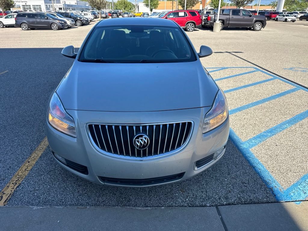 Used 2011 Buick Regal CXL FWD image 2