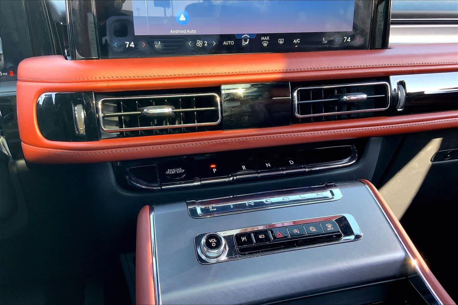 Used 2025 Lincoln Aviator Reserve w/ Illumination Package RWD image 32
