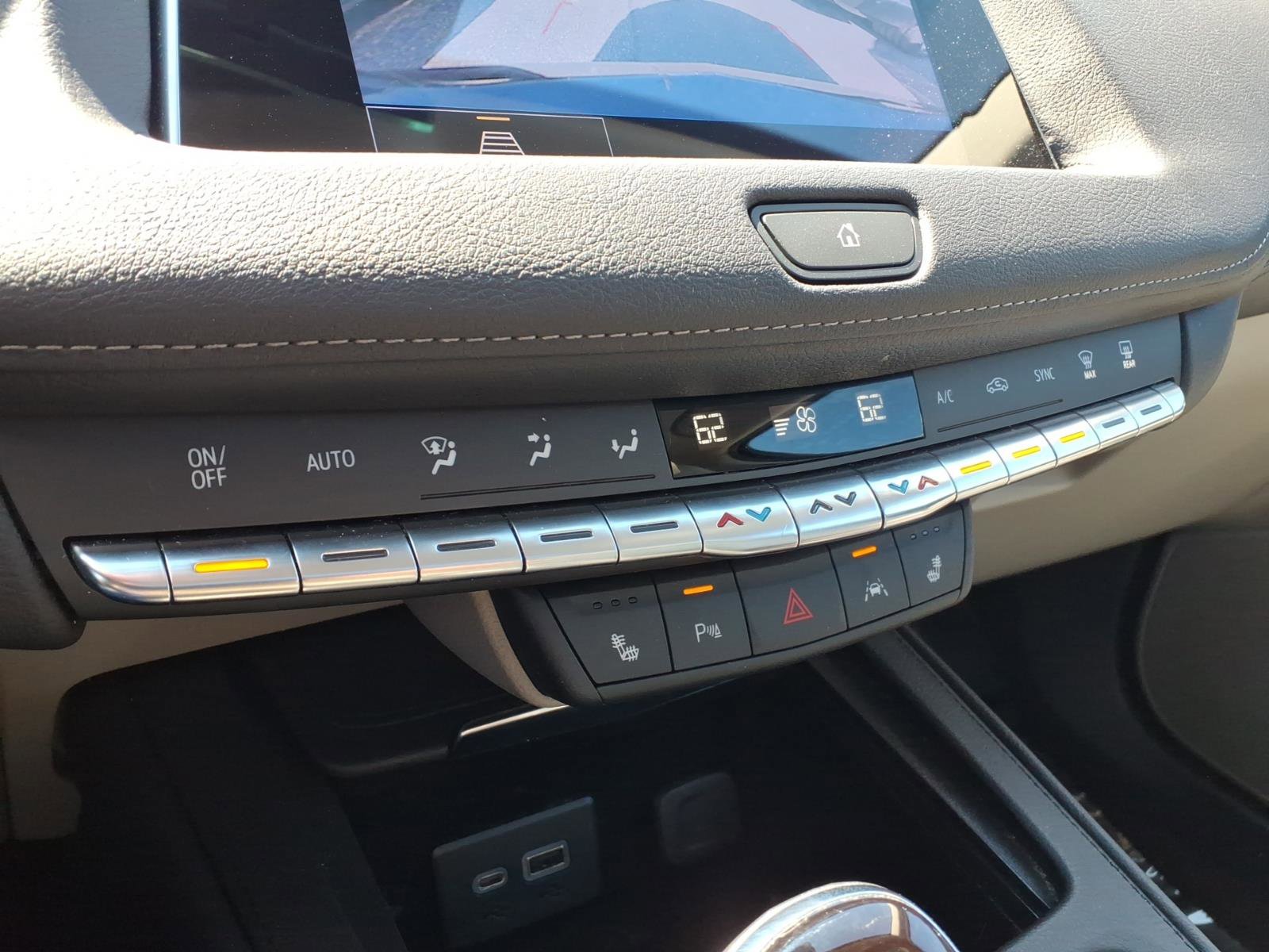 Certified 2023 Cadillac XT4 Luxury w/ Cold Weather Package AWD/4WD image 12