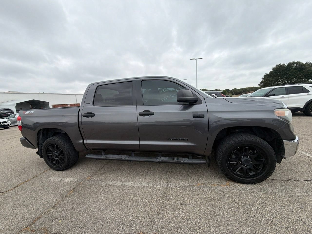 Used 2021 Toyota Tundra SR5 AWD/4WD image 3