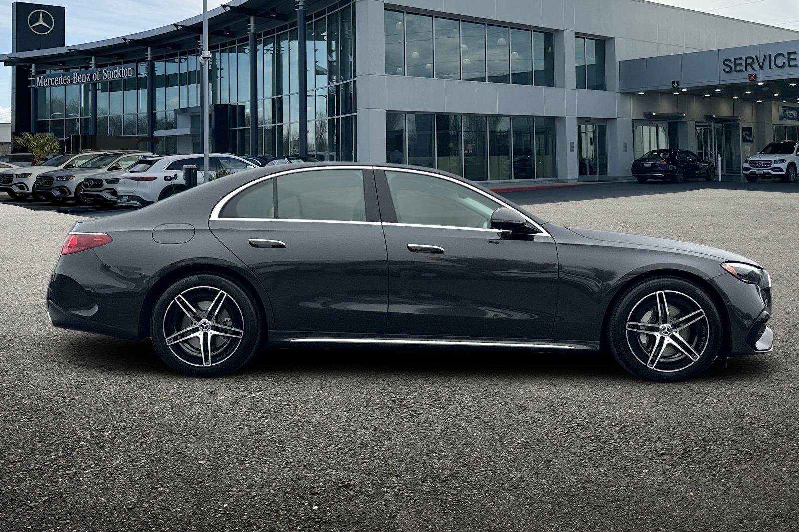 New 2026 Mercedes-Benz E 350 Sedan video 3