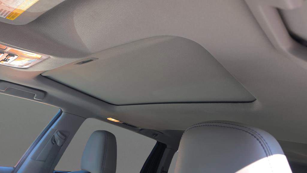 Used 2017 Toyota Highlander XLE w/ Carpet Mat Package AWD/4WD image 13