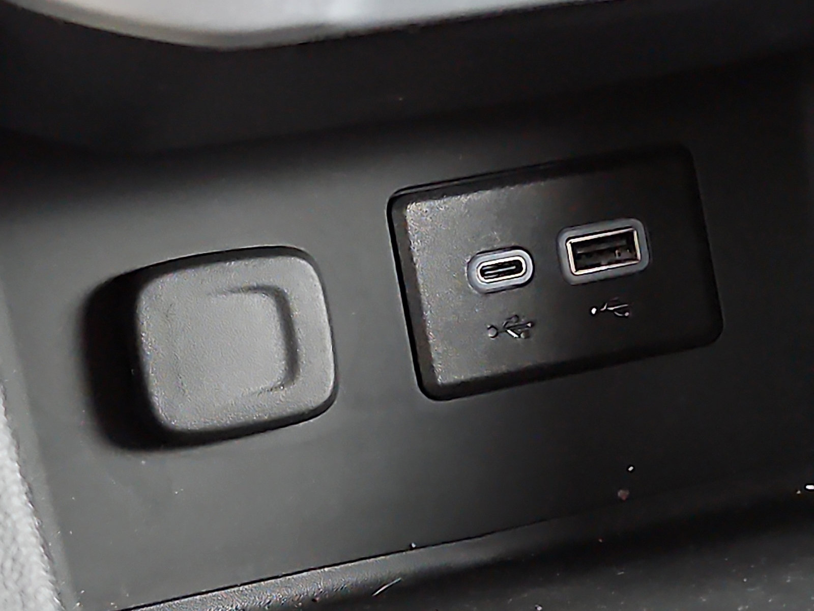 Certified 2023 GMC Acadia SLE image 22