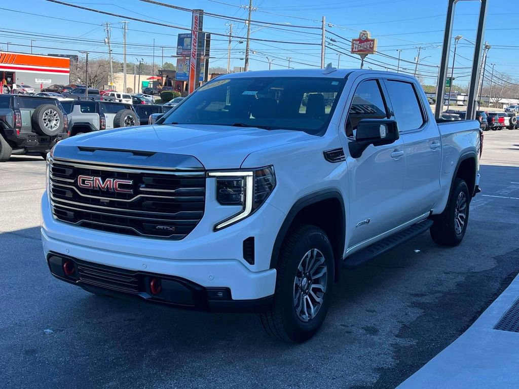 Used 2023 GMC Sierra 1500 AT4 w/ AT4 Premium Package AWD/4WD image 7