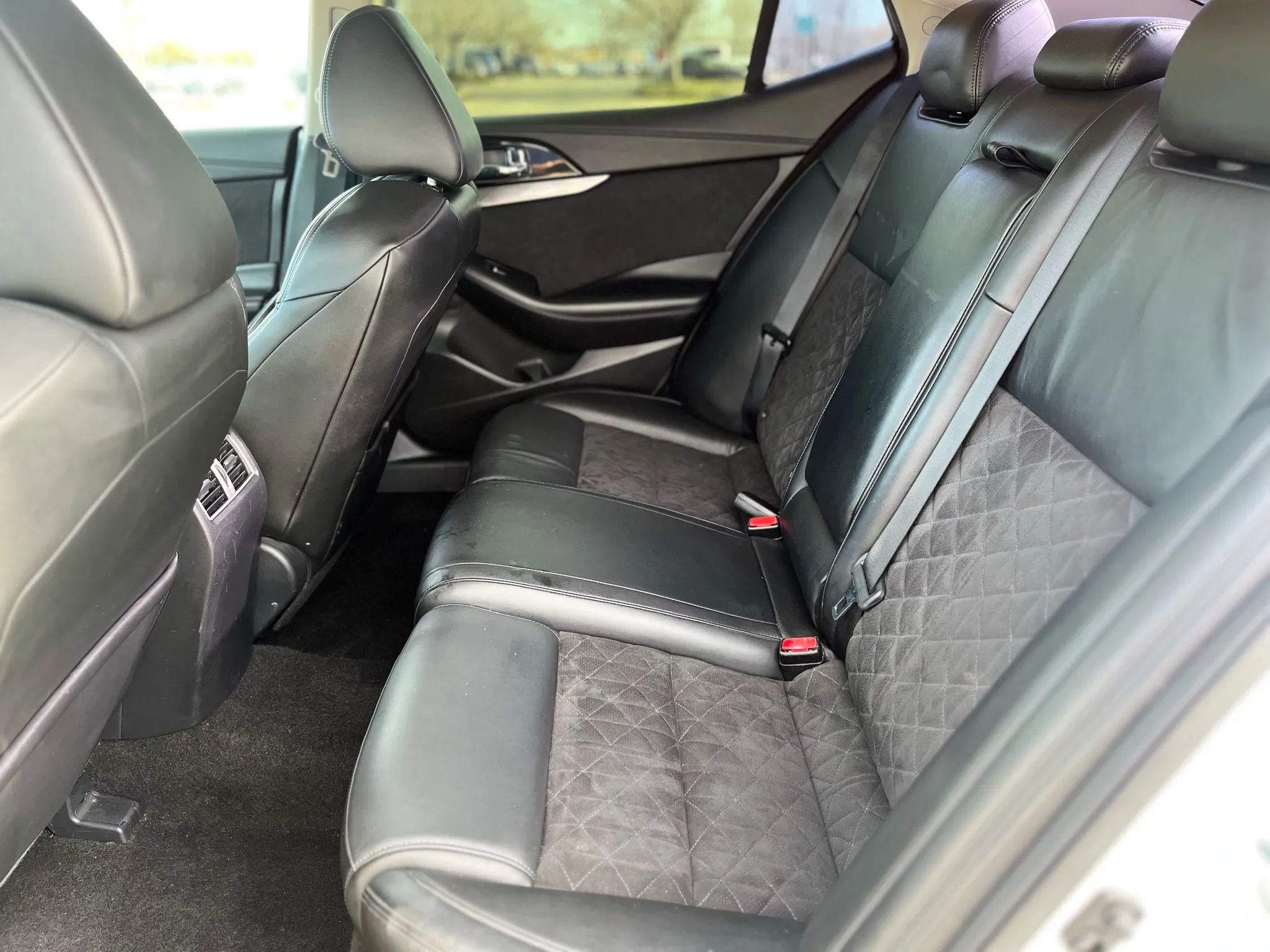 Used 2016 Nissan Maxima SR image 12