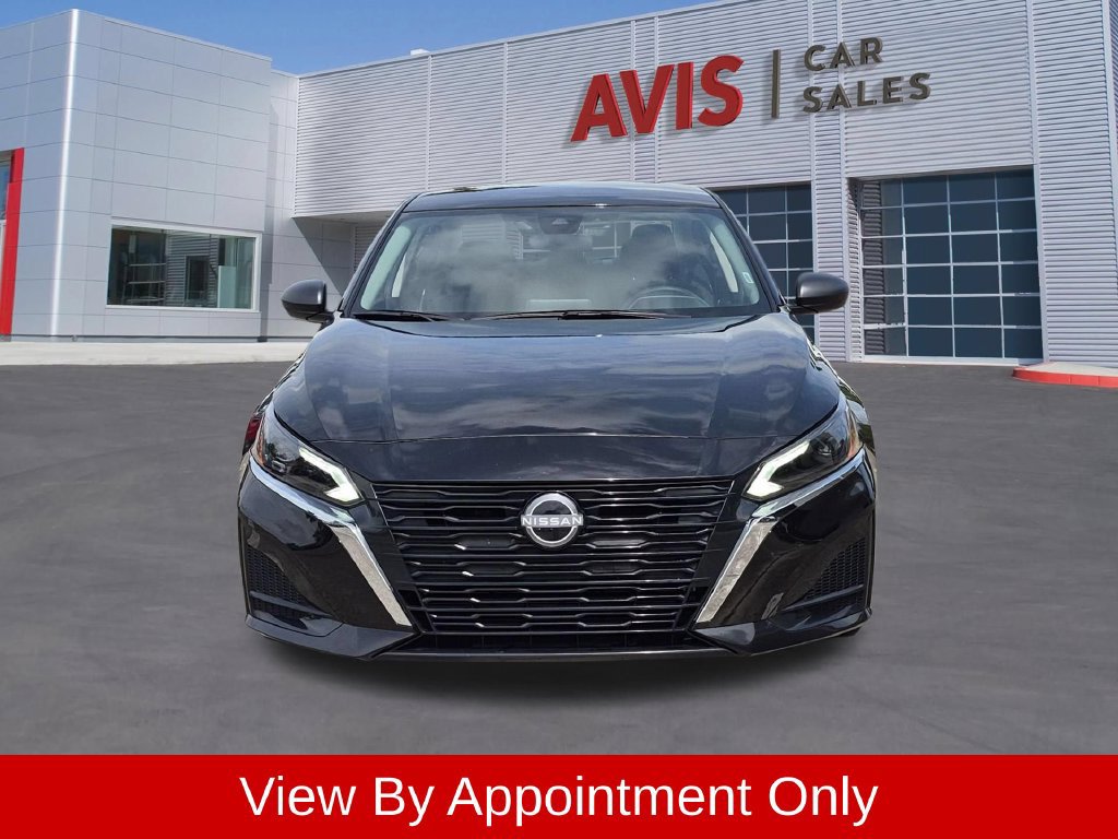 Used 2025 Nissan Altima 2.5 SV FWD image 2