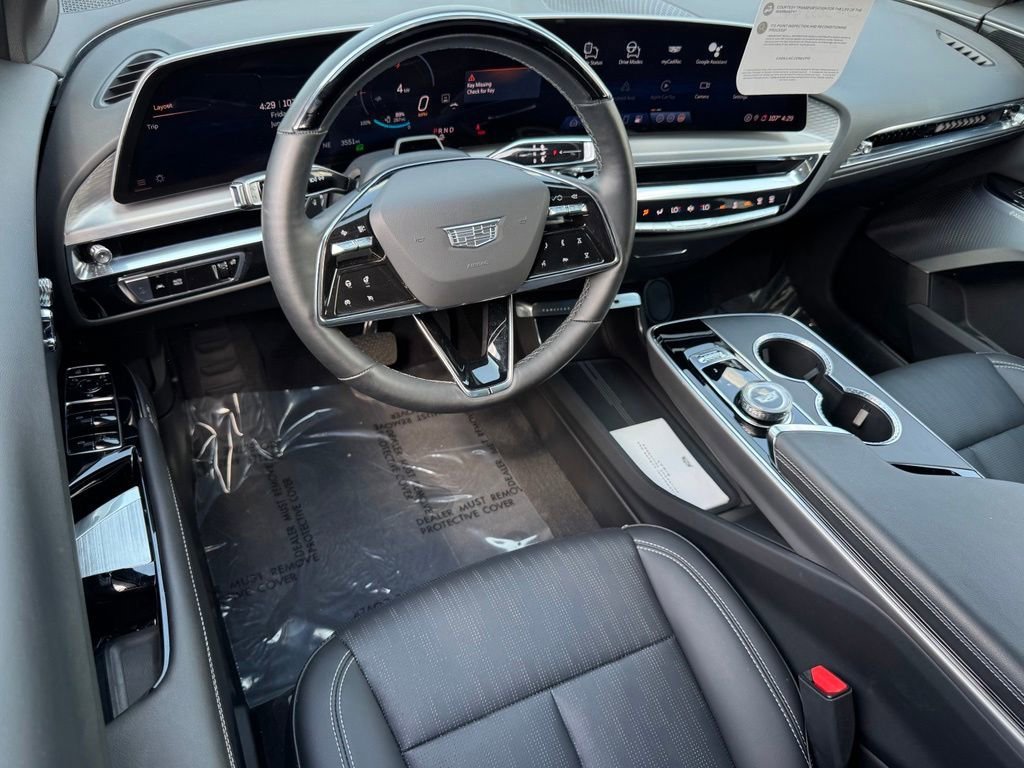 Certified 2025 Cadillac Lyriq Luxury w/ LPO, Floor Liner Package AWD/4WD image 25