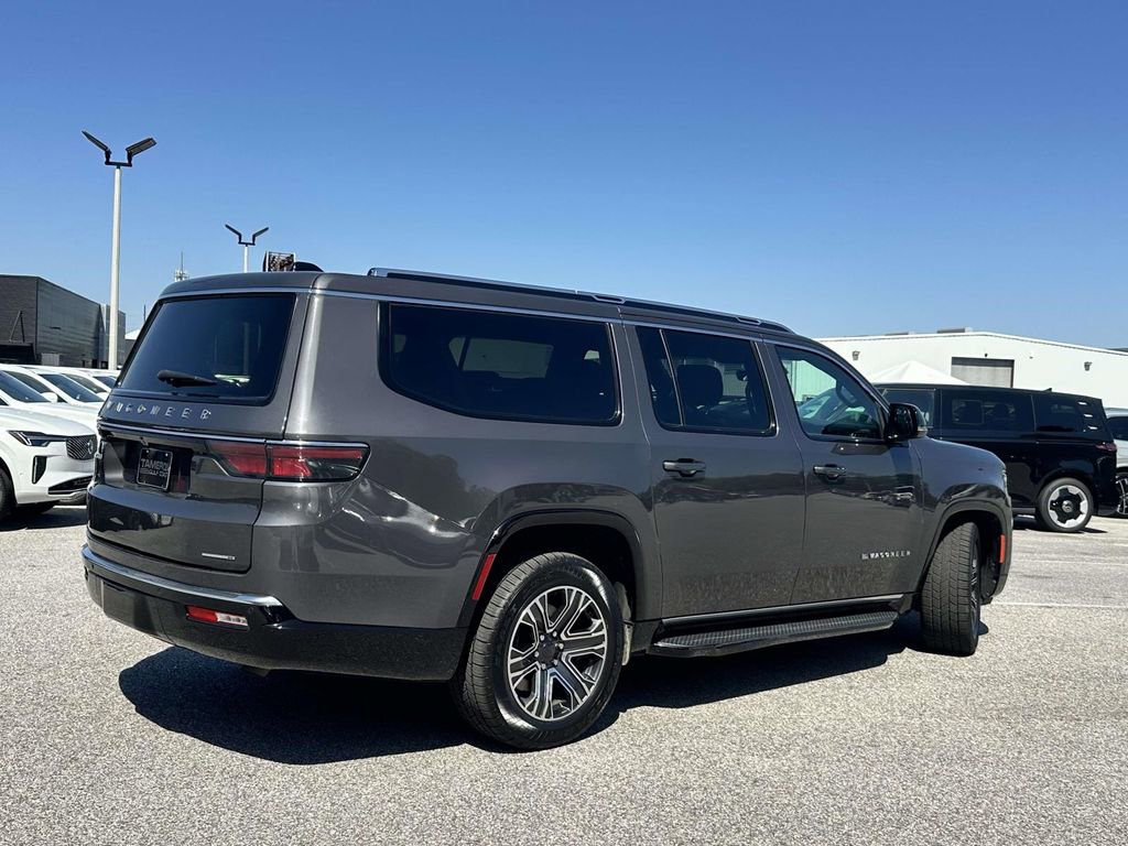 Used 2024 Jeep Wagoneer L Series II w/ Flexible Seating Group AWD/4WD image 26