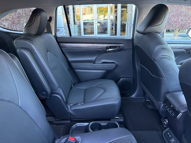 Used 2020 Toyota Highlander Limited image 33