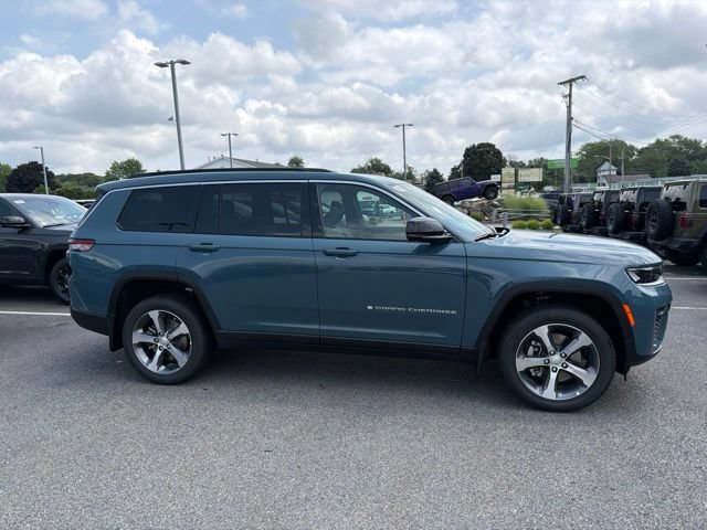 New 2026 Jeep Grand Cherokee L Limited w/ MOPAR Finishing Package AWD/4WD image 2