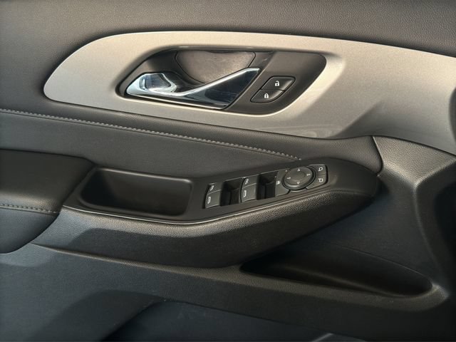 Used 2023 Chevrolet Traverse LT AWD/4WD image 15