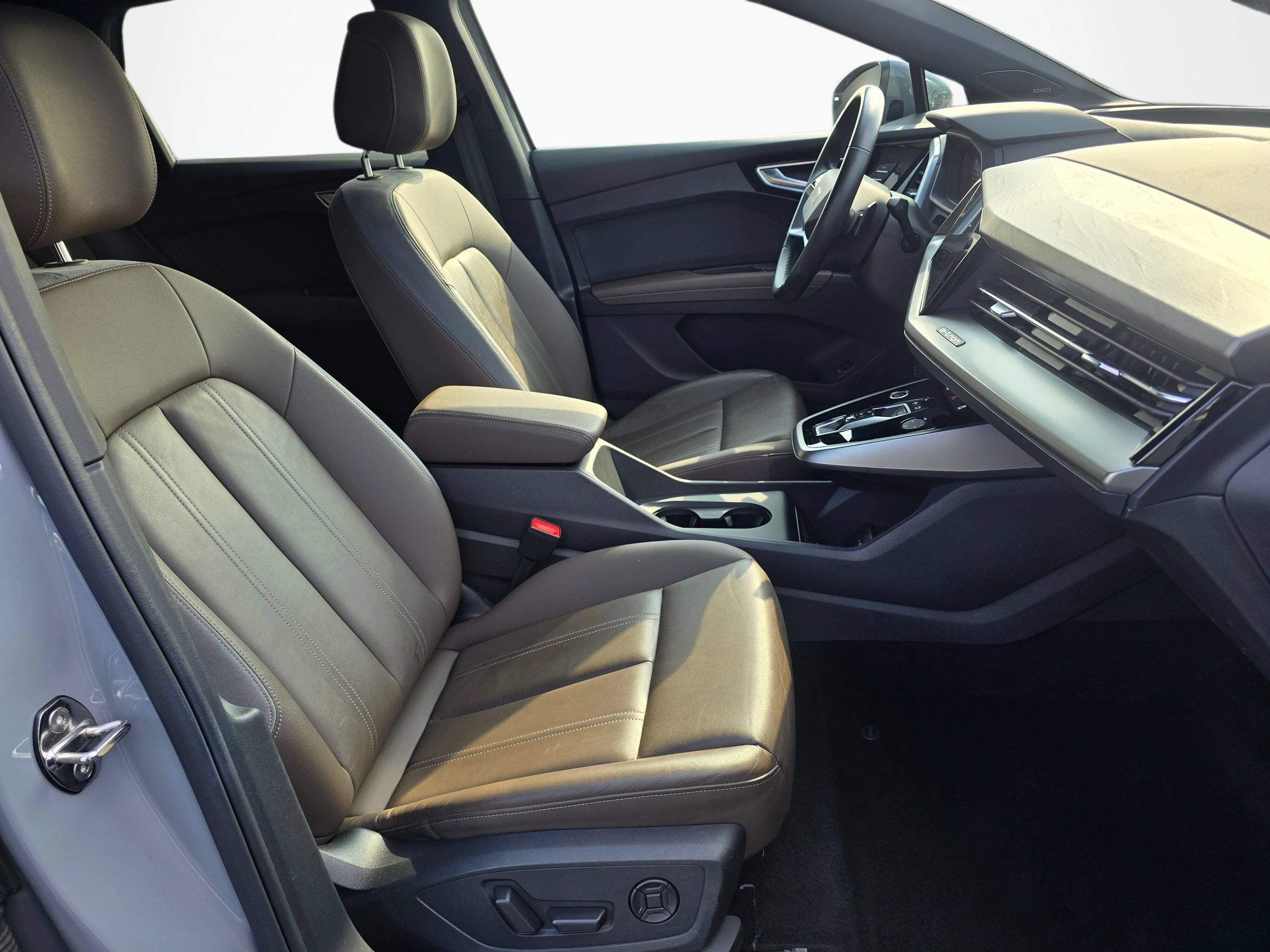 Used 2023 Audi Q4 e-tron Premium Plus w/ Premium Plus AWD/4WD image 26