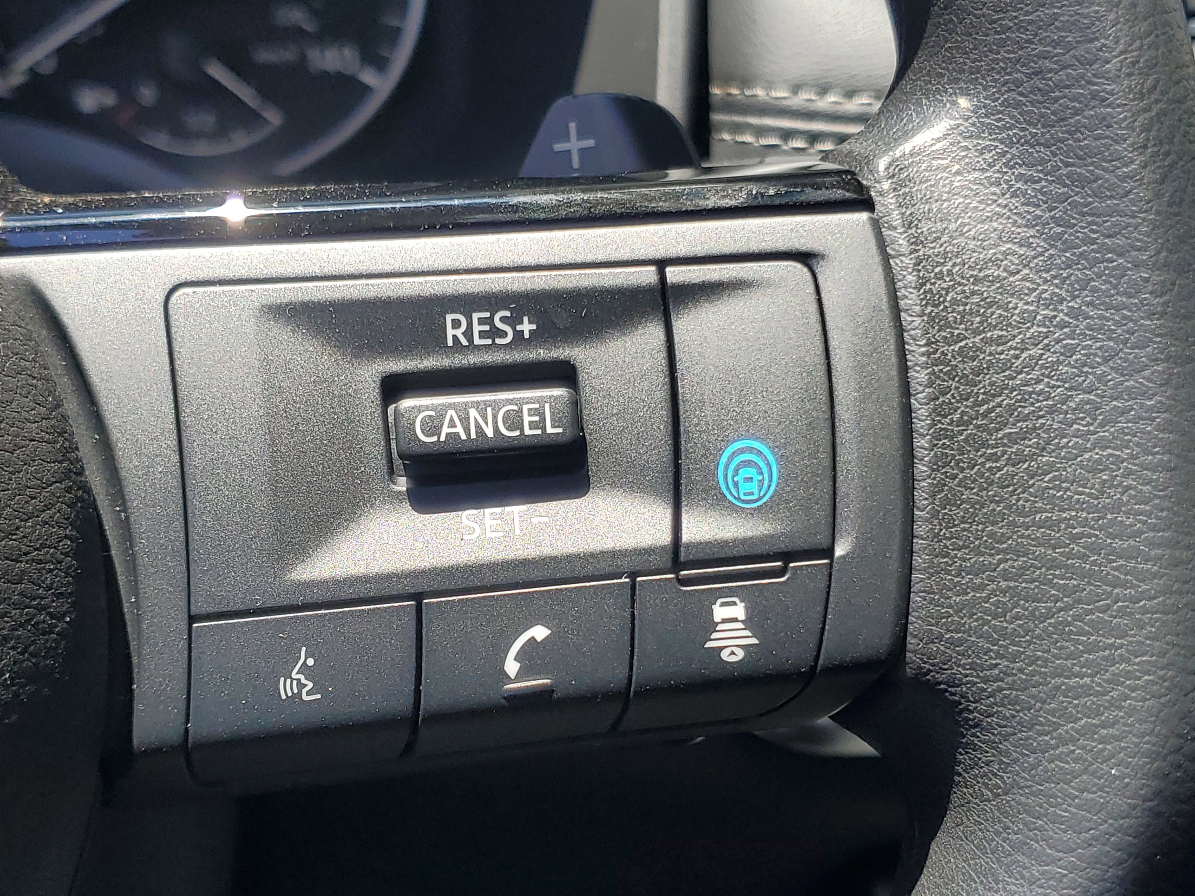 Used 2023 Nissan Rogue SV FWD image 19
