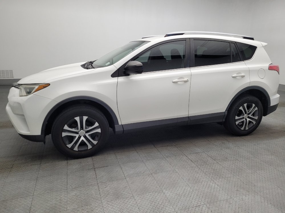 Used 2018 Toyota RAV4 LE FWD image 2